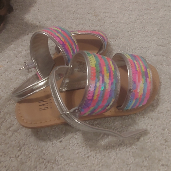 Gap rainbow sequin sandals NWOT - Picture 2 of 4